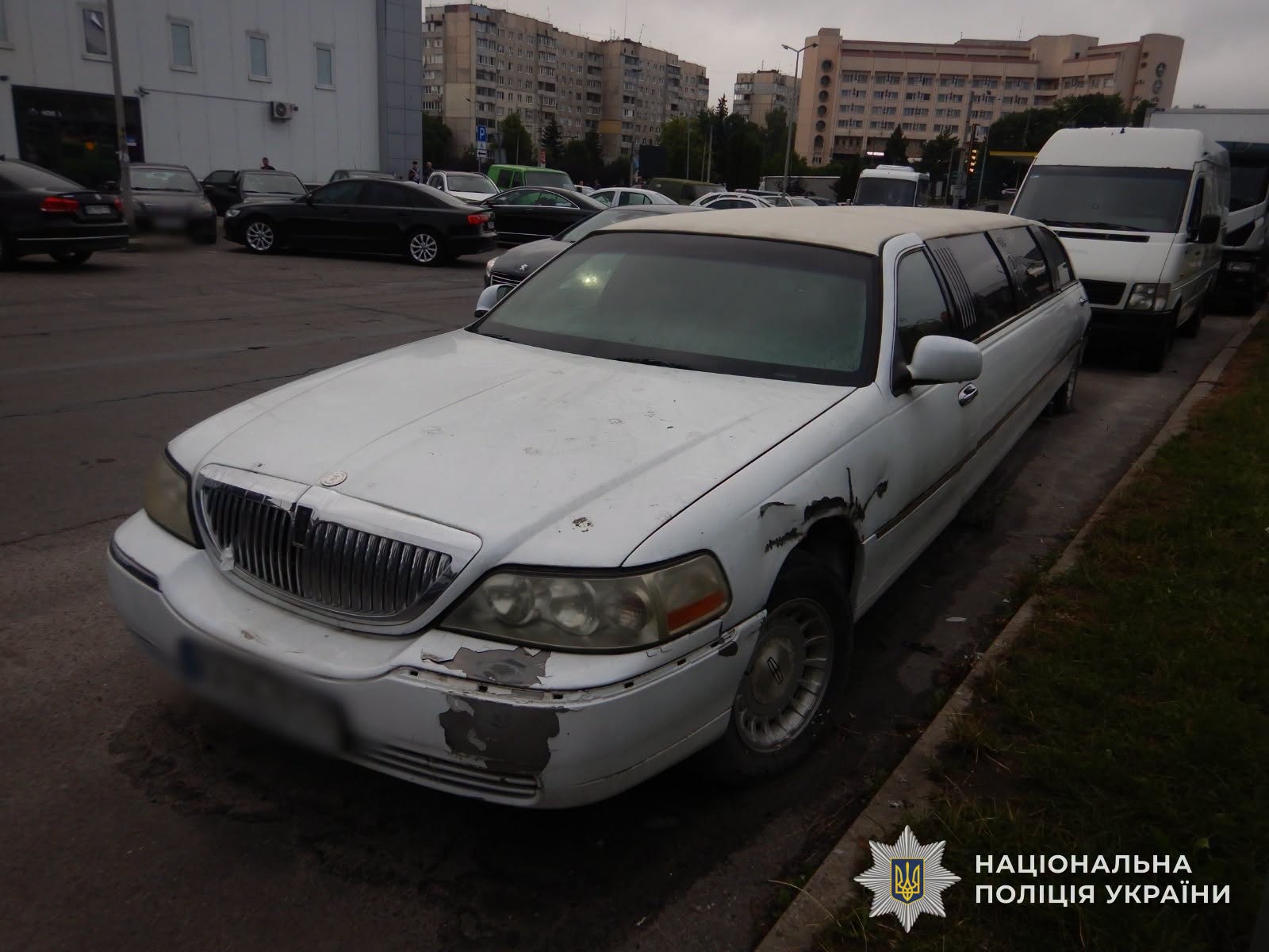 У Львові в покинутому лімузині виявили тіло чоловіка (ФОТО) 2 753702442 1752110585828749 109067852169872865 n