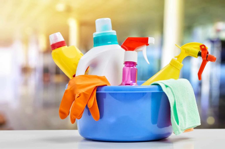 Як вибрати доглядові засоби для дому: покрокова інструкція 6 Choosing Cleaning Products That are Right for Your Home