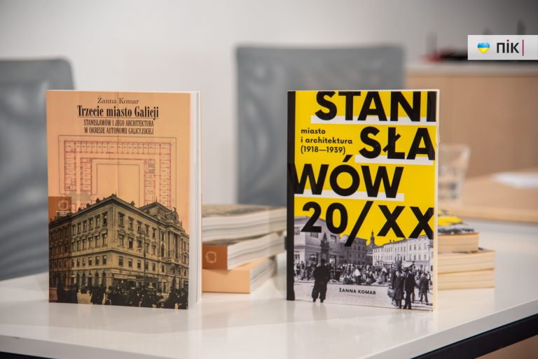 В Івано-Франківську презентували книгу про архітектуру міжвоєнного Станіславова (ФОТО) 9 DSC 3797
