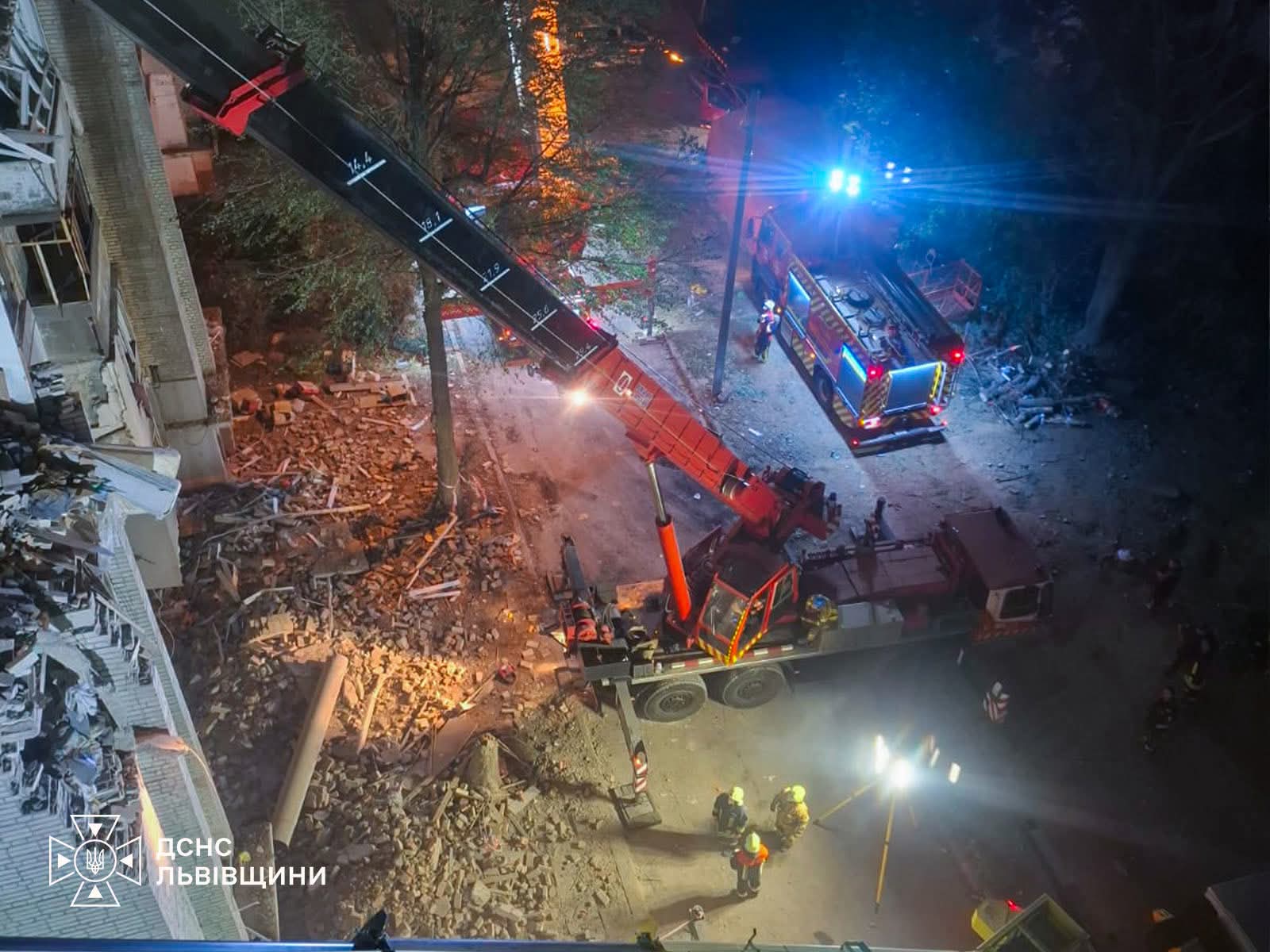 У Львові триває ліквідація наслідків ворожої атаки (ФОТО) 3 FB IMG 1785477047175