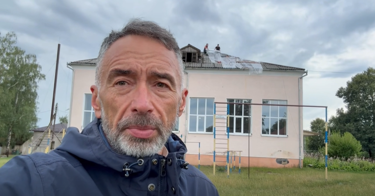 У Богородчанській громаді шквальний вітер та град пошкодили дах місцевої гімназії 6 Znimok ekrana 2026 07 19 182118