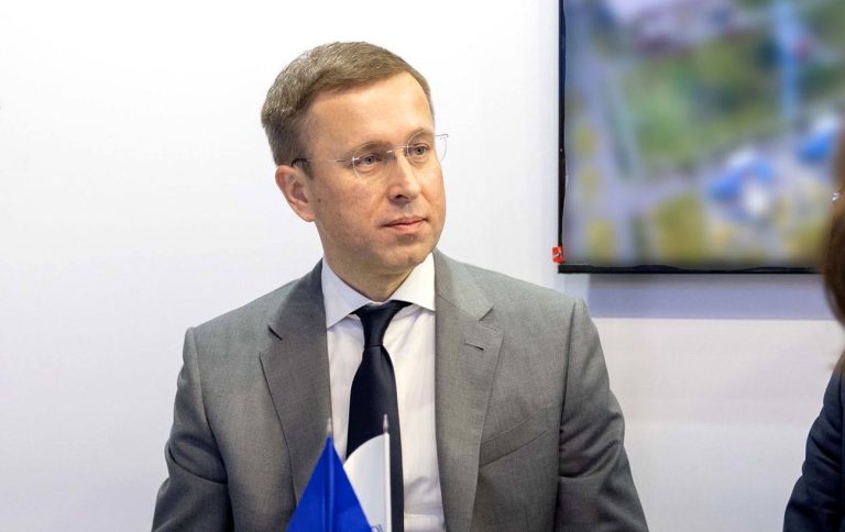 Новий прем'єр-міністр вчився у Франківському університеті нафти і газу 11 Новий прем'єр-міністр вчився в Франківському університеті нафти і газу