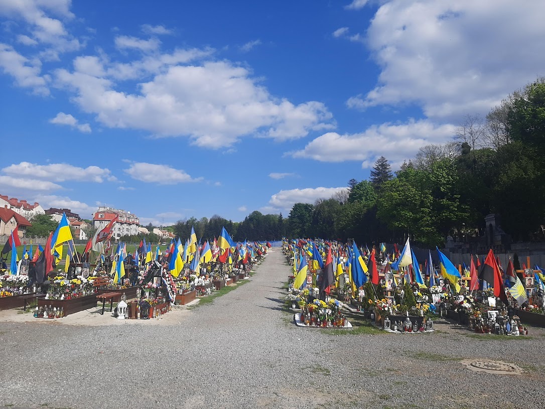 Поховання у Львові: хто отримує місце безкоштовно, а для кого є місця по 400-500 тисяч гривень 13 image 14
