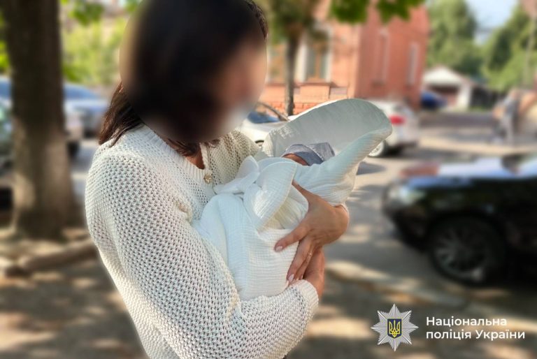 За 20 тисяч доларів продала новонародженого сина: на Прикарпатті викрили схему торгівлі дитиною (ФОТО) 2 photo 2026 07 10 13 01 14