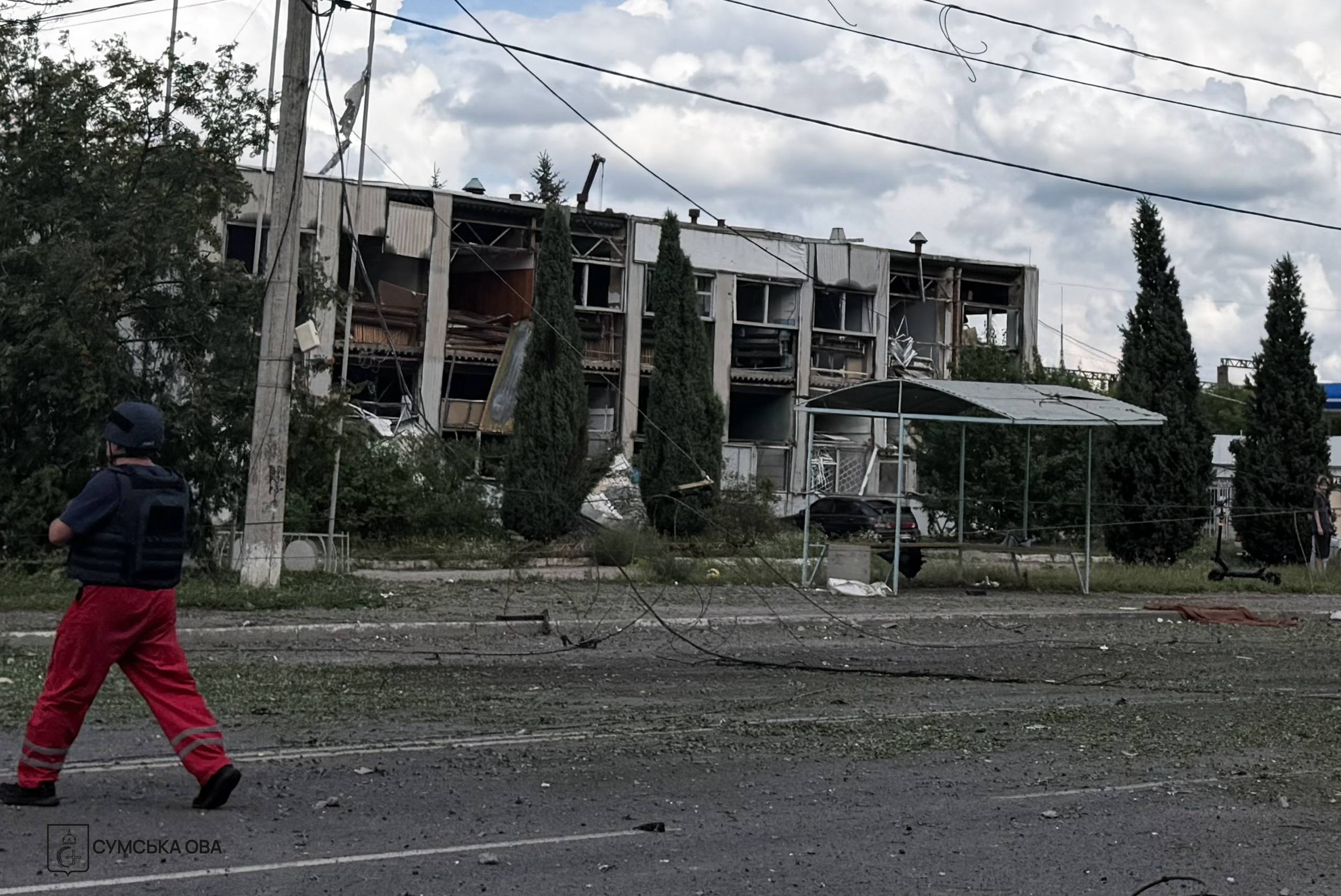 росія вдарила КАБами по Сумах: загинули п'ятеро людей, багато поранених (ВІДЕО) 3 photo 2026 07 11 16 15 35