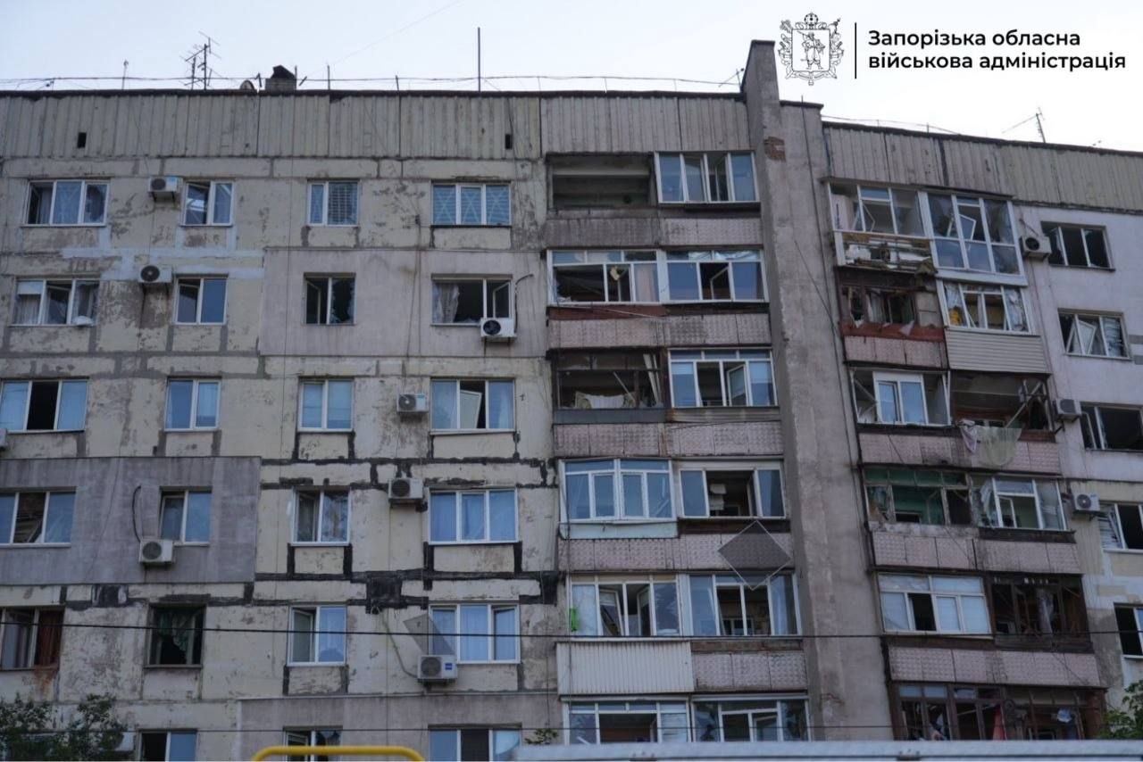 Щонайменше дві людини загинули, ще четверо постраждали: росіяни атакували КАБами місто Запоріжжя (ФОТО) 4 photo 2026 07 19 18 31 53 2