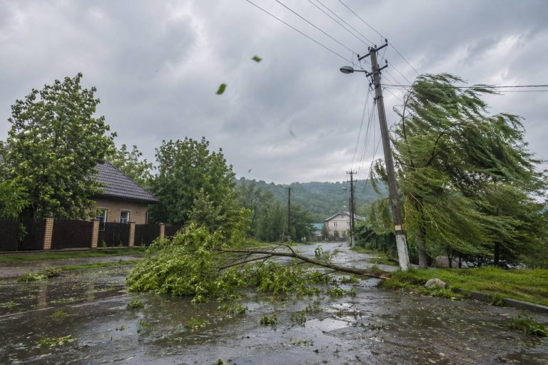 Негода на Прикарпатті: без світла залишилися 11 населених пунктів 2 photo 2026 07 19 21 34 10