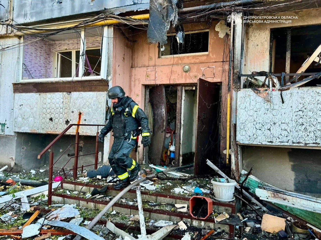 Окупанти вдарили по Павлограду: загинули дві людини, ще 15 - поранені (ФОТО) 2 photo 2026 07 20 12 54 17 2
