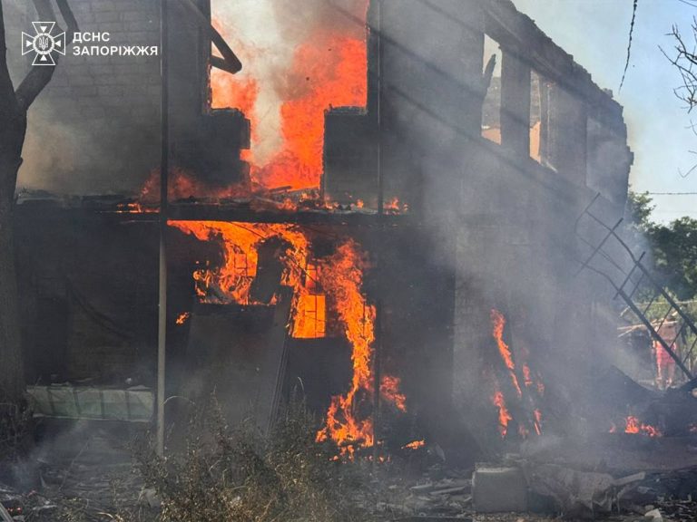 Ворог завдав авіаудари по Запоріжжю та Краматорську: є загиблі (ФОТО) 3 photo 5388613772731160934 y
