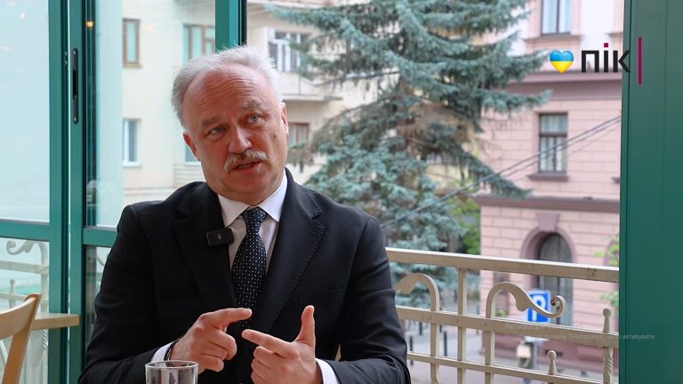 Розвиток галузі чи заробітки: про що думають майбутні медики, розповів ректор ІФНМУ (ВІДЕО) 6 photo 5400241902763842879 w