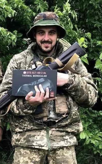 У Бурштині матері полеглого воїна Андрія Лаща спершу відмовили у наліпці з іменем сина для забігу 3 5235991873644600843