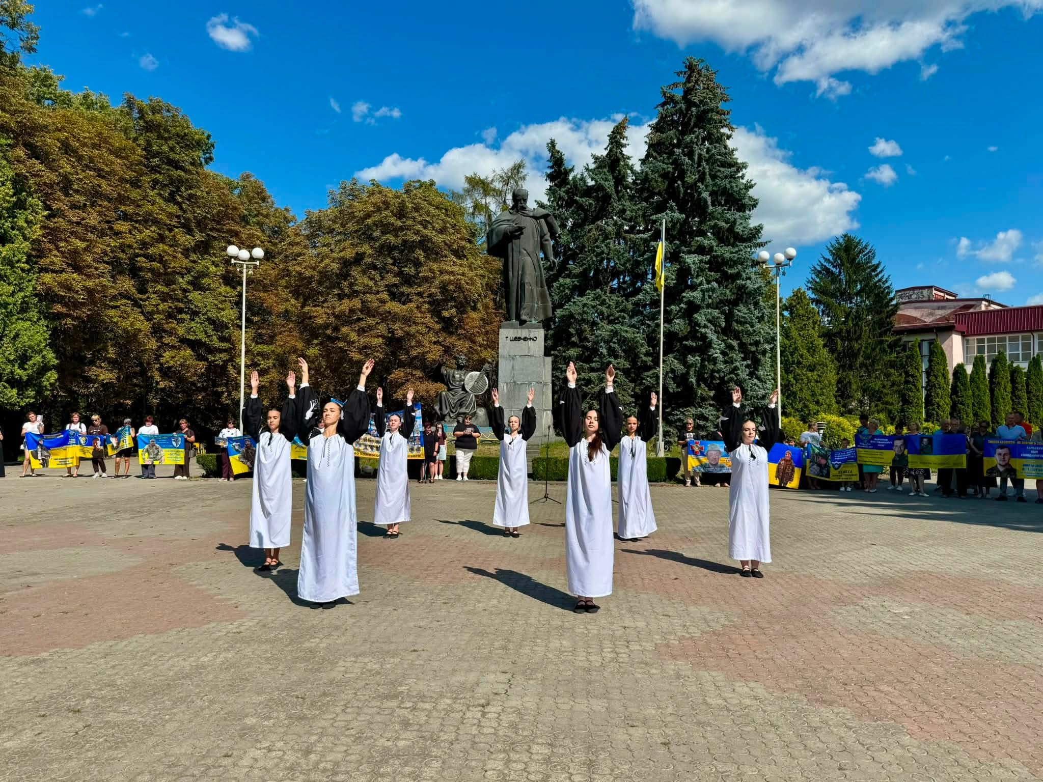 На Прикарпатті відбувся автопробіг на підтримку полонених і безвісти зниклих захисників (ФОТО) 6 767455965 1373337538318789 7084240739842183705 n