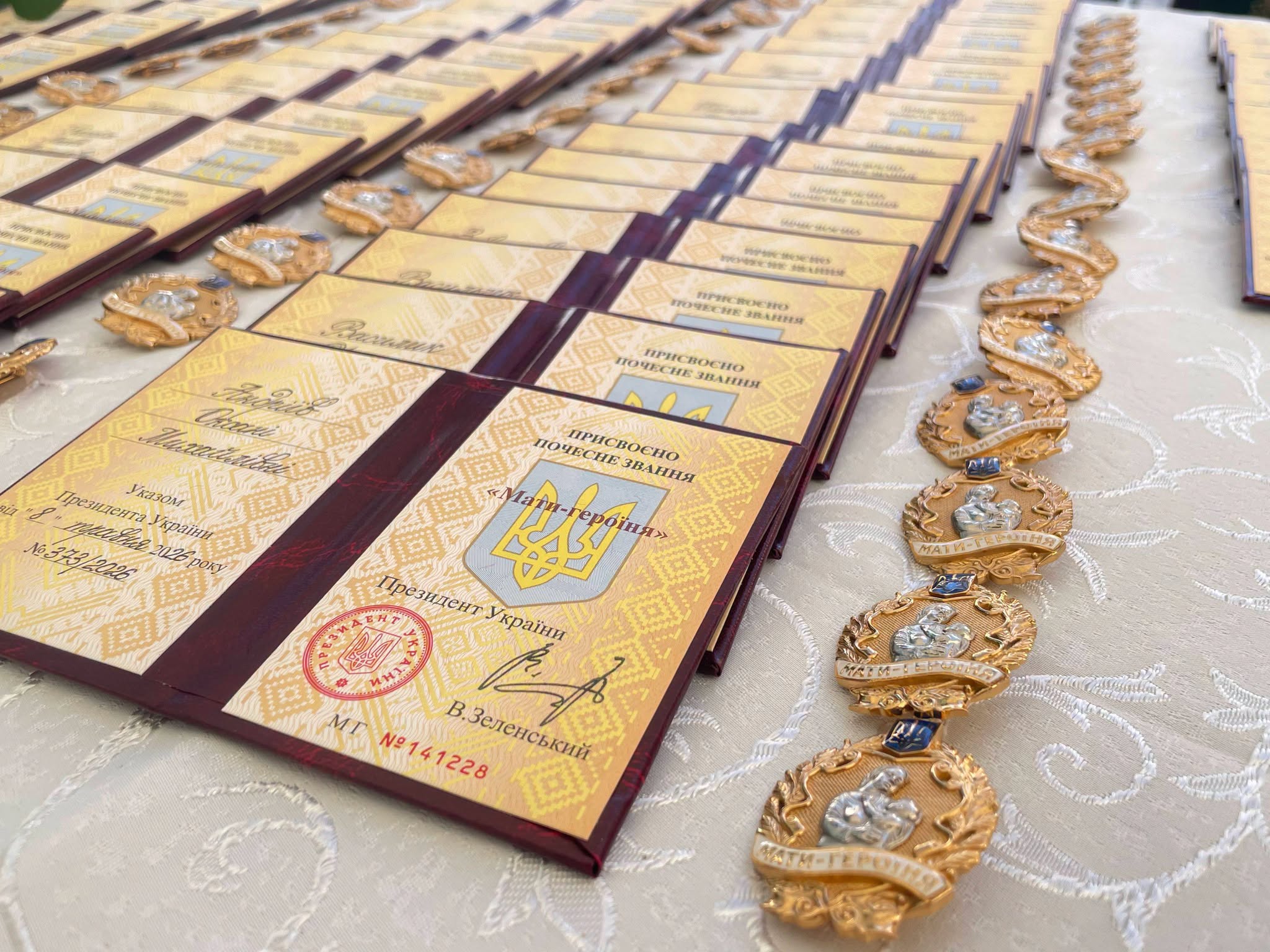 61 мешканка Франківщини отримала звання «Мати-героїня» 2 780504062 1577345207196469 4876009084221516186 n
