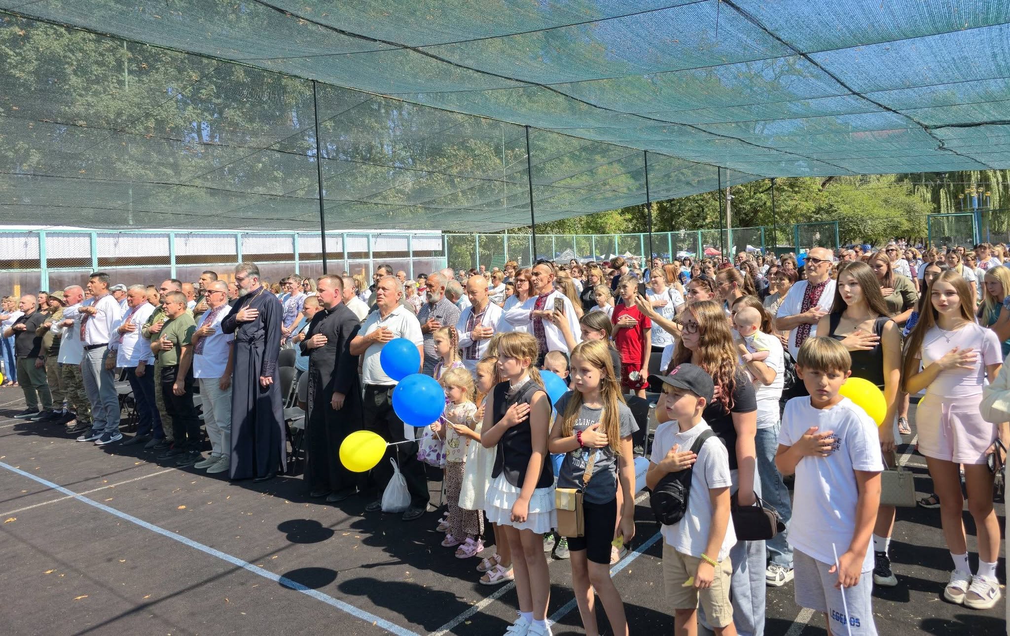 Мешканців Снятина почастували ювілейним яблучним пирогом (ФОТО) 3 784197503 2257840925038653 6650321580560257957 n
