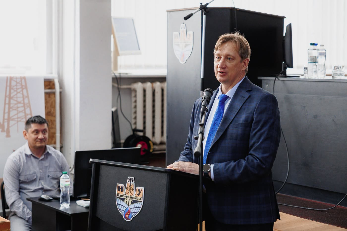 ІФНТУНГ відвідав міністр освіти Бутенко і його заступник (ФОТО) 3 784310049 1105358315387789 7414260718649376378 n