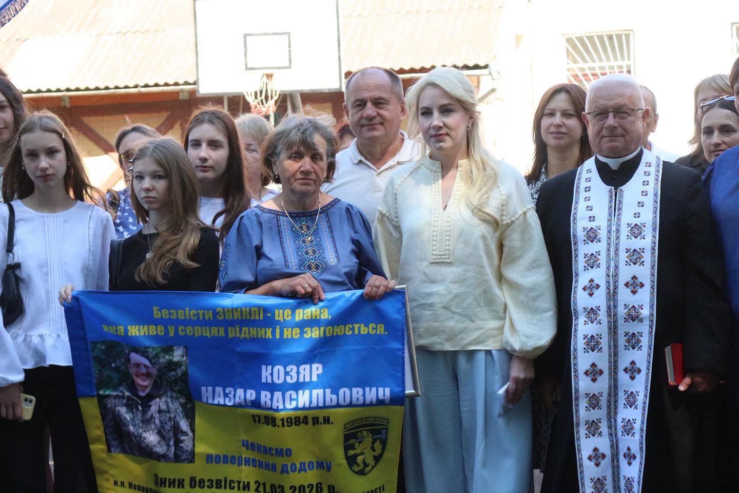 Коломийська гімназія імені Грушевського отримала новий шкільний автобус (ФОТО) 6 784943186 933861332456874 7048117570295457356 n