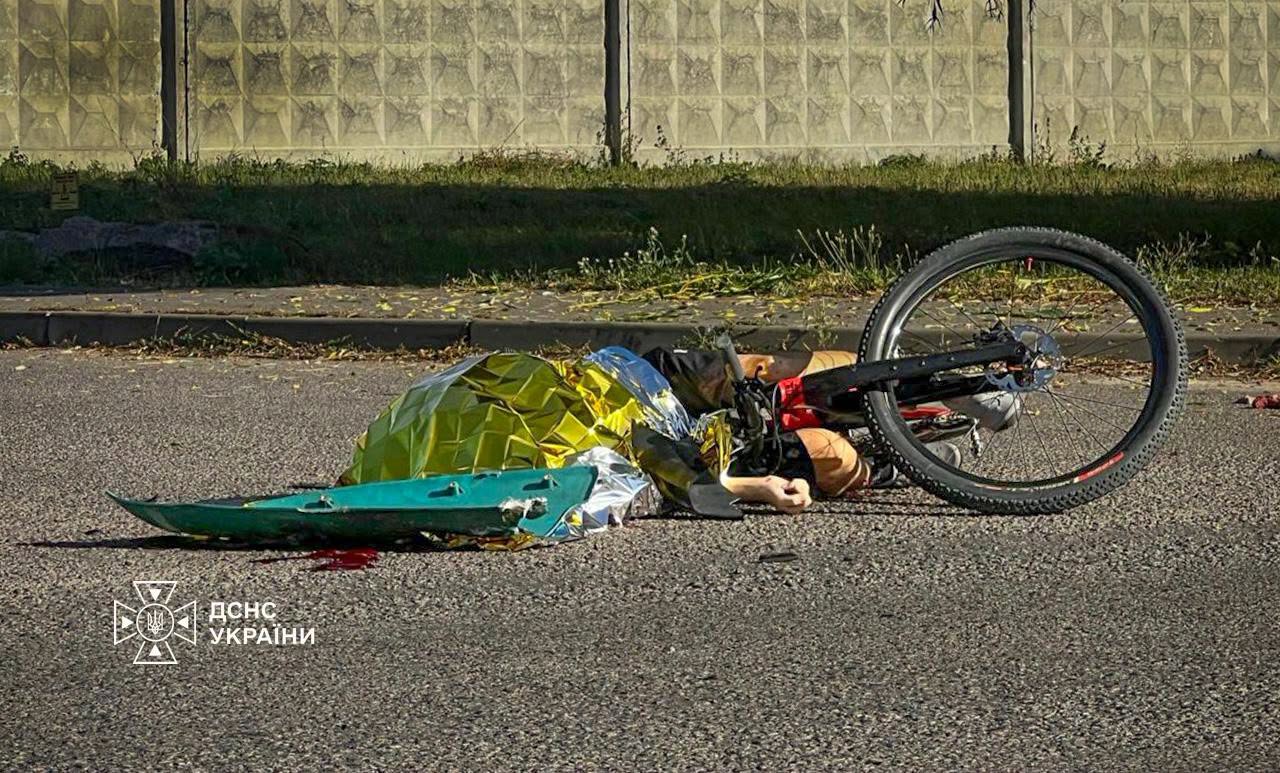 На Київщині рятувальники всю ніч ліквідовували наслідки російської атаки (ФОТО) 2 785777125 856791650855060 524746945125813444 n