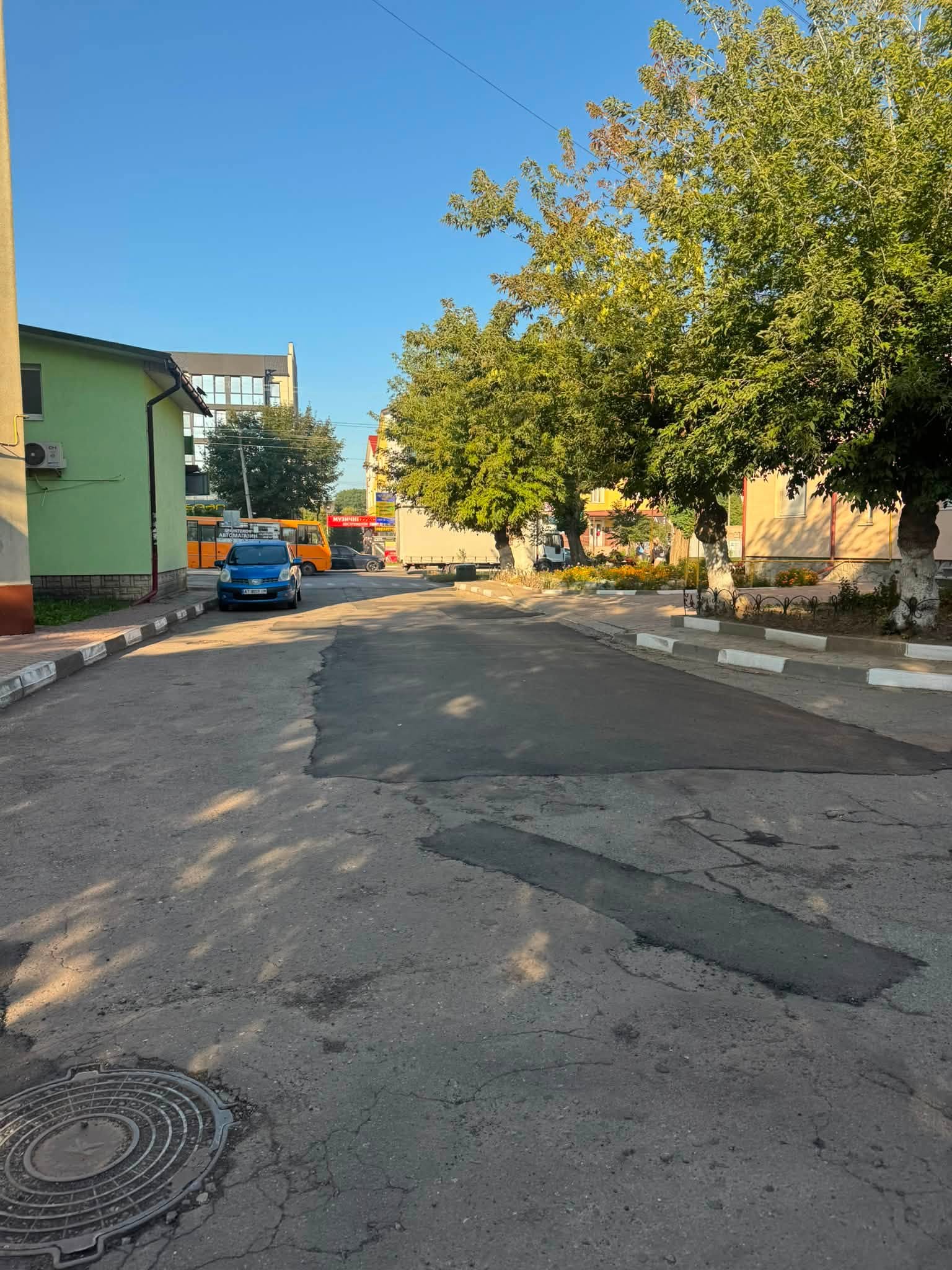 У Калуші оновлюють міжквартальні дороги: які вулиці вже відремонтували (ФОТО) 5 786893384 1109148051636694 6190666838245746171 n