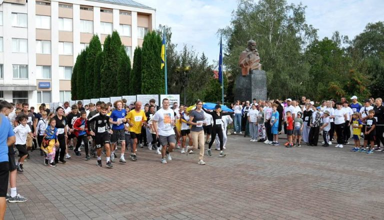 У Богородчанах понад 200 людей пробігли на честь полеглих захисників України (ФОТО)
