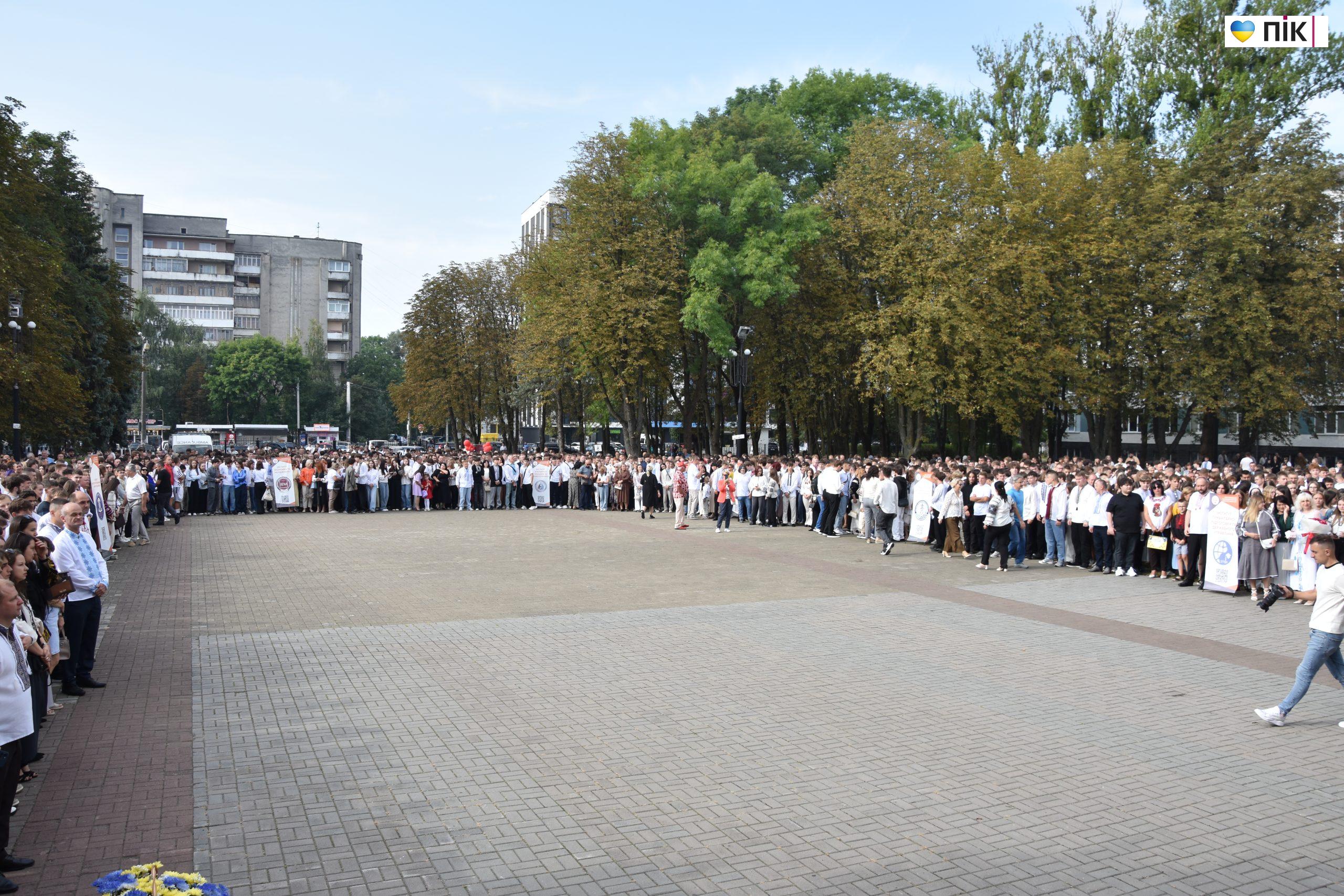 В ІФНТУНГ відбулася урочиста посвята першокурсників у студенти (ФОТО) 24 DSC 0277 scaled