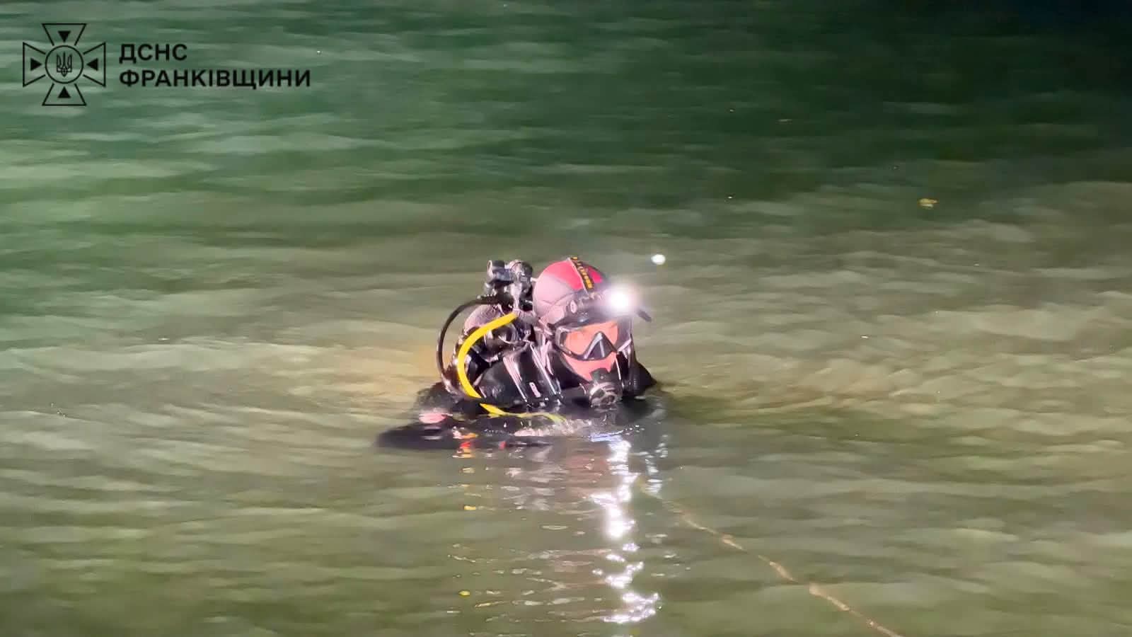 У міському озері у Надвірній потонув чоловік (ФОТО) 2 FB IMG 1785650323683