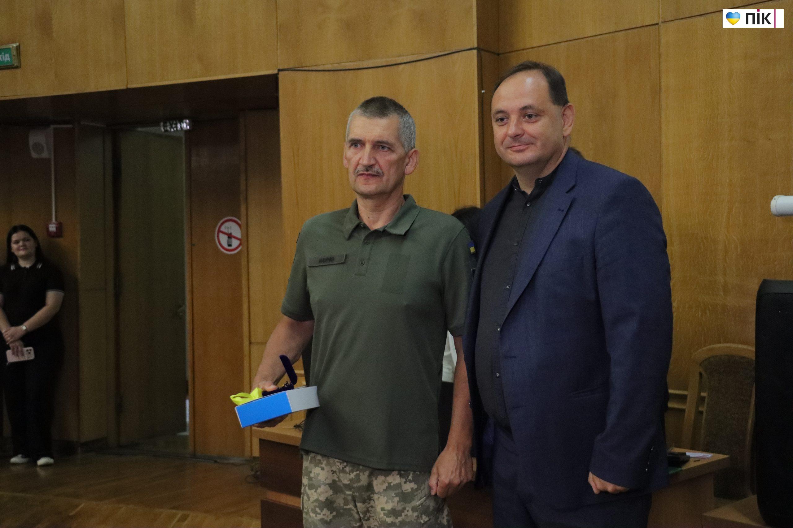 У Франківську відбулася позачергова сесія міської ради (ФОТОРЕПОРТАЖ) 10 IMG 6781 scaled