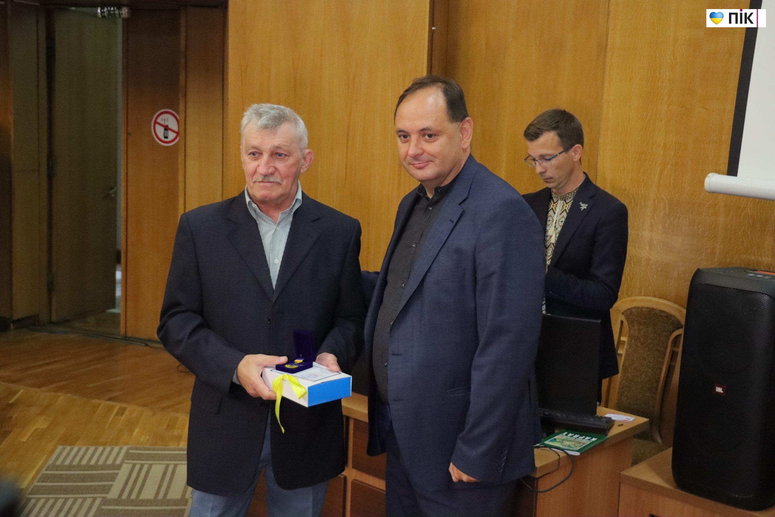 У Франківську відбулася позачергова сесія міської ради (ФОТОРЕПОРТАЖ) 14 IMG 6815 scaled