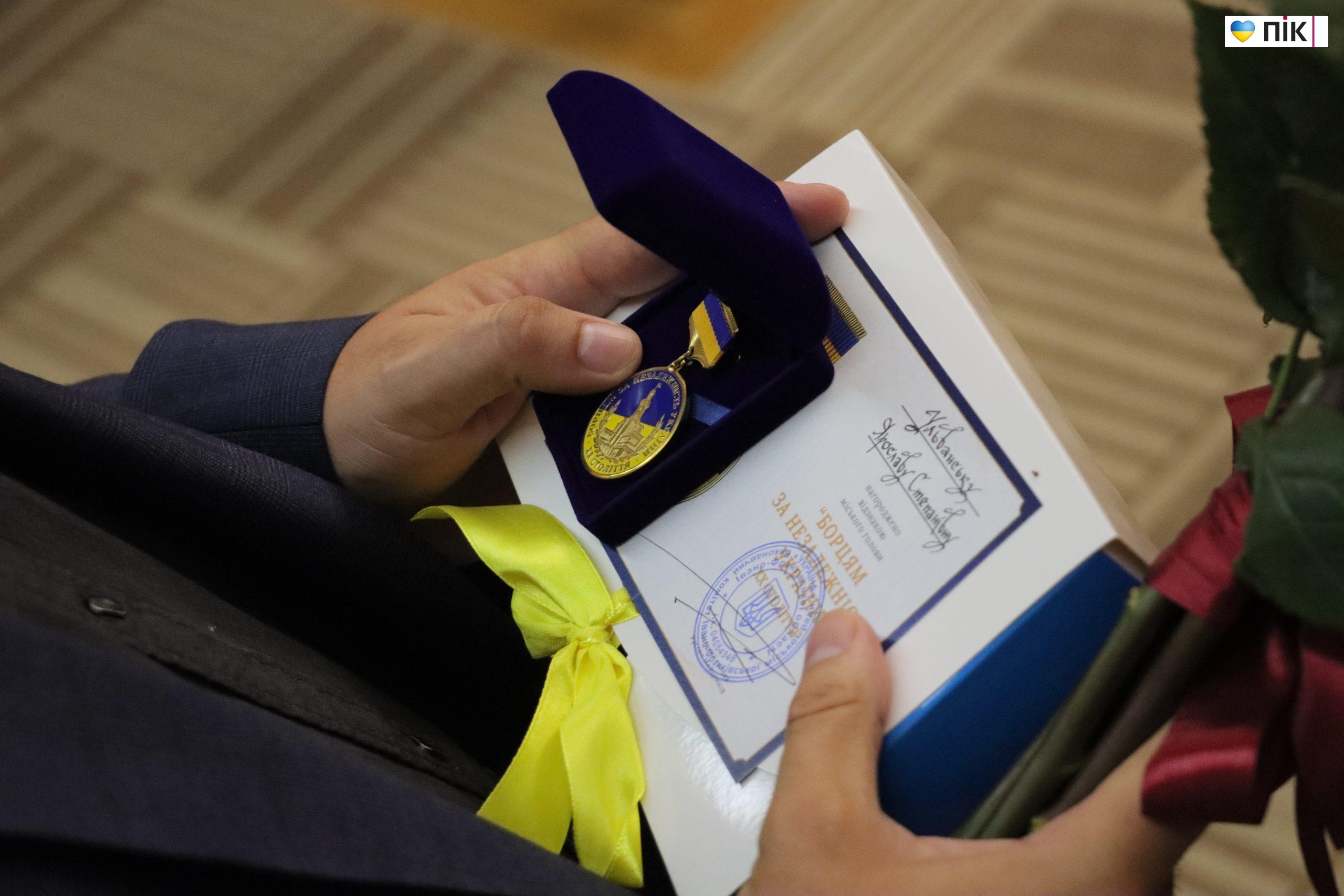 У Франківську відбулася позачергова сесія міської ради (ФОТОРЕПОРТАЖ) 24 IMG 6870 scaled