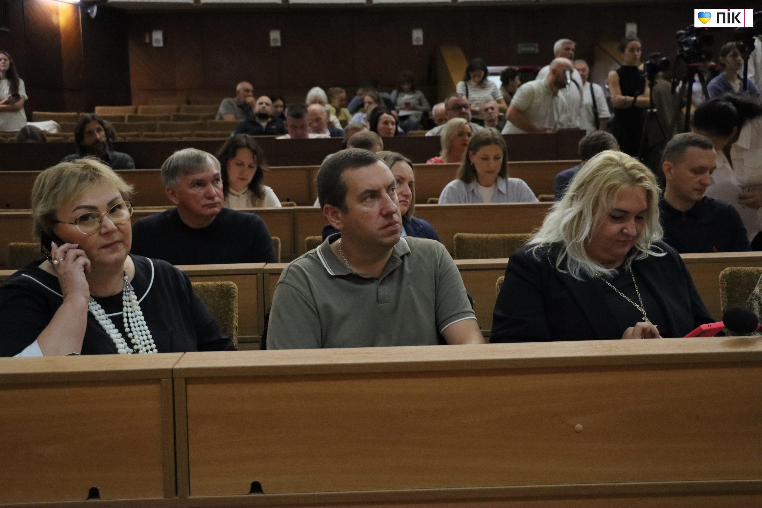 У Франківську відбулася позачергова сесія міської ради (ФОТОРЕПОРТАЖ) 32 IMG 6929 scaled
