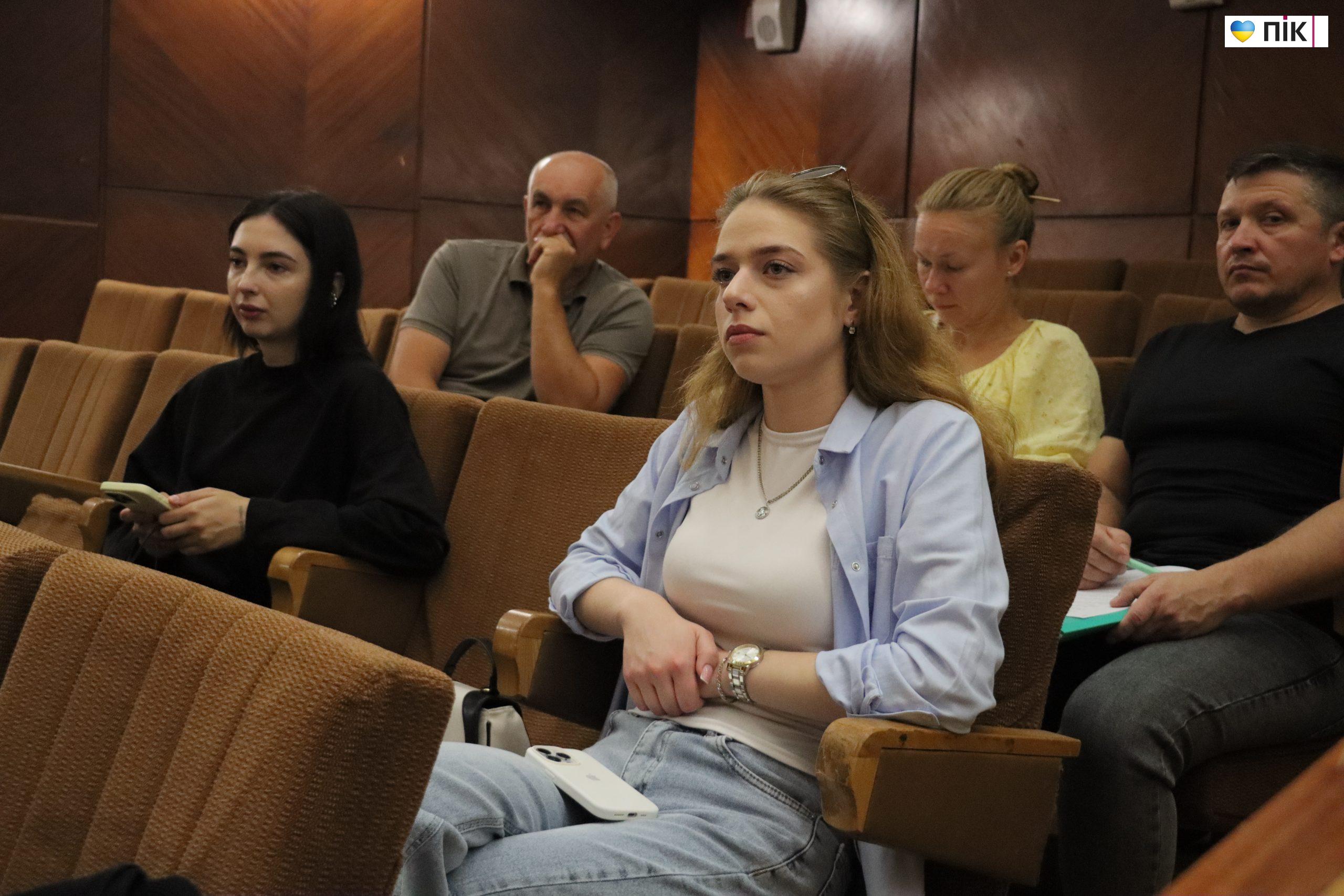 У Франківську відбулася позачергова сесія міської ради (ФОТОРЕПОРТАЖ) 42 IMG 6964 scaled