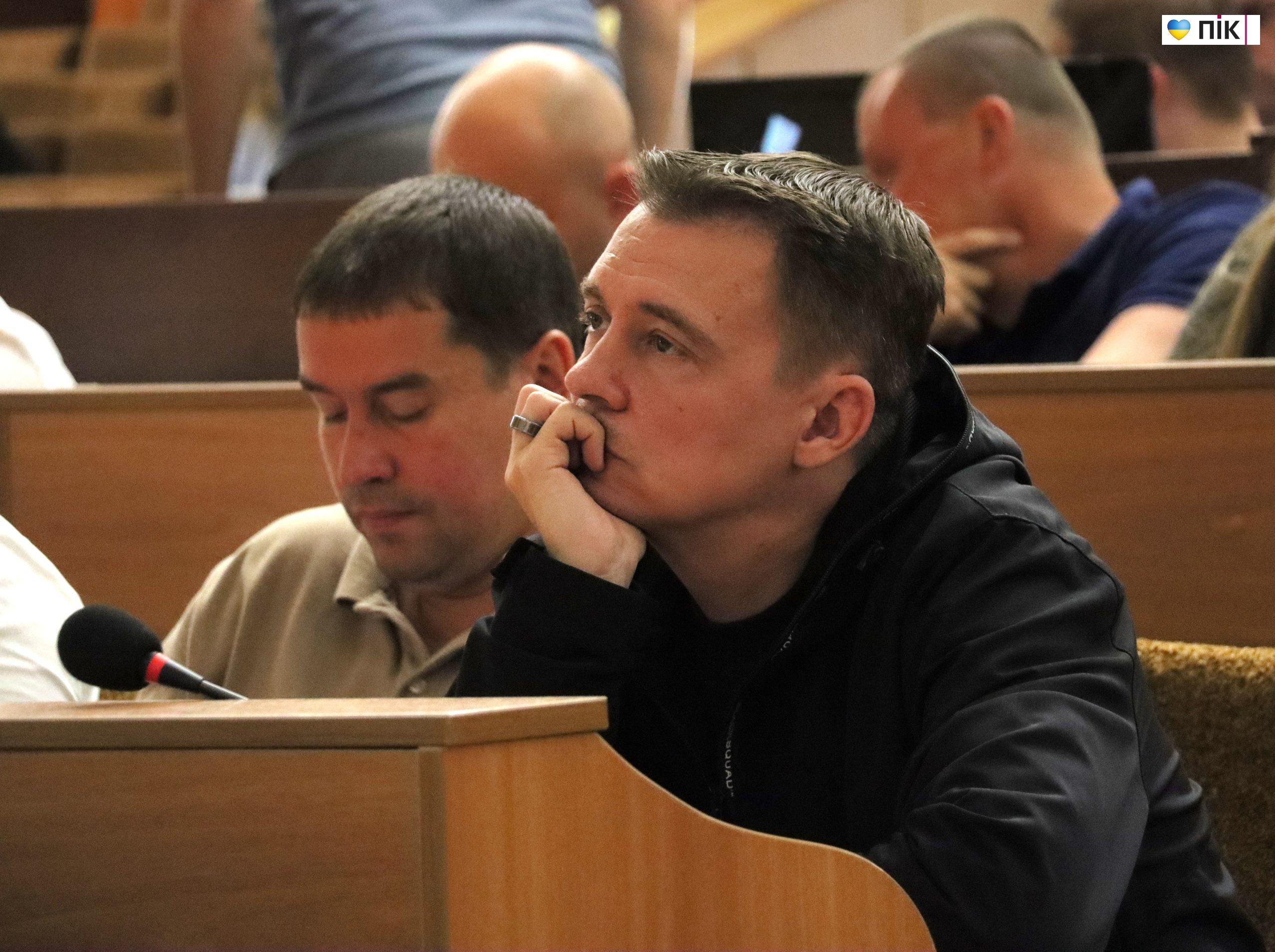 У Франківську відбулася позачергова сесія міської ради (ФОТОРЕПОРТАЖ) 4 IMG 7043 scaled