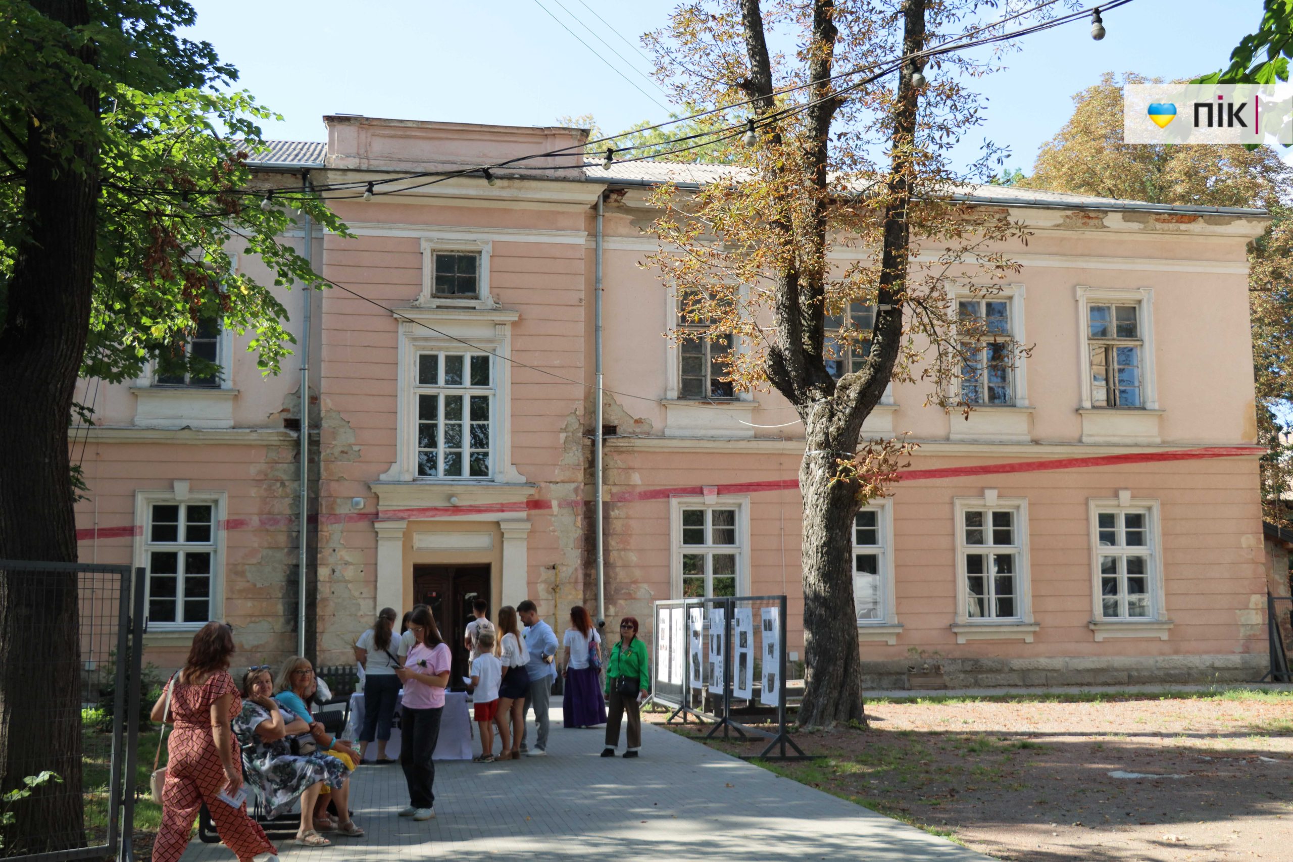 В Івано-Франківську відгуляли благодійне «Весілля у Палаці»: як це було (ФОТО) 22 IMG 8591 scaled