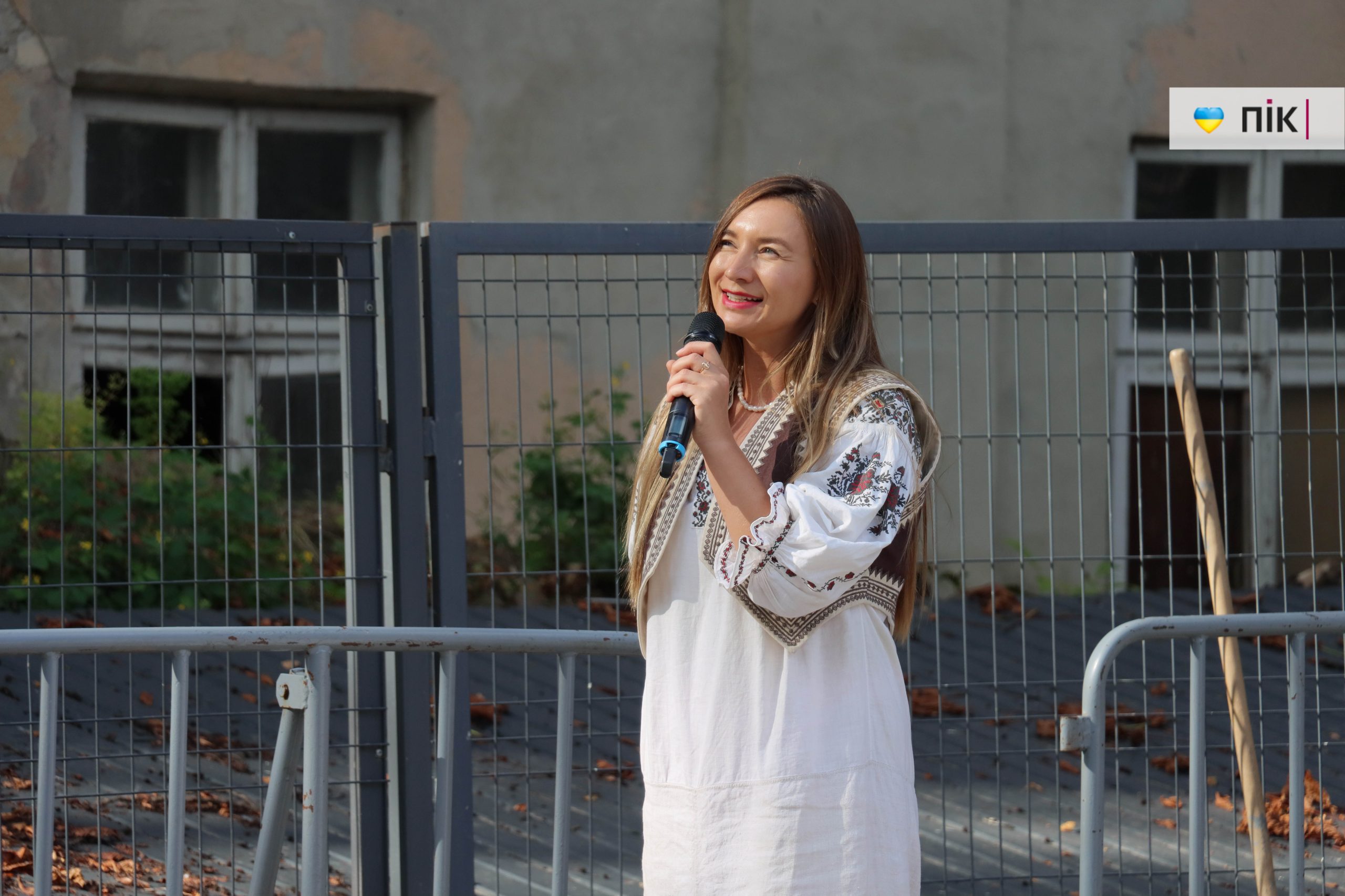 В Івано-Франківську відгуляли благодійне «Весілля у Палаці»: як це було (ФОТО) 31 IMG 8693 scaled