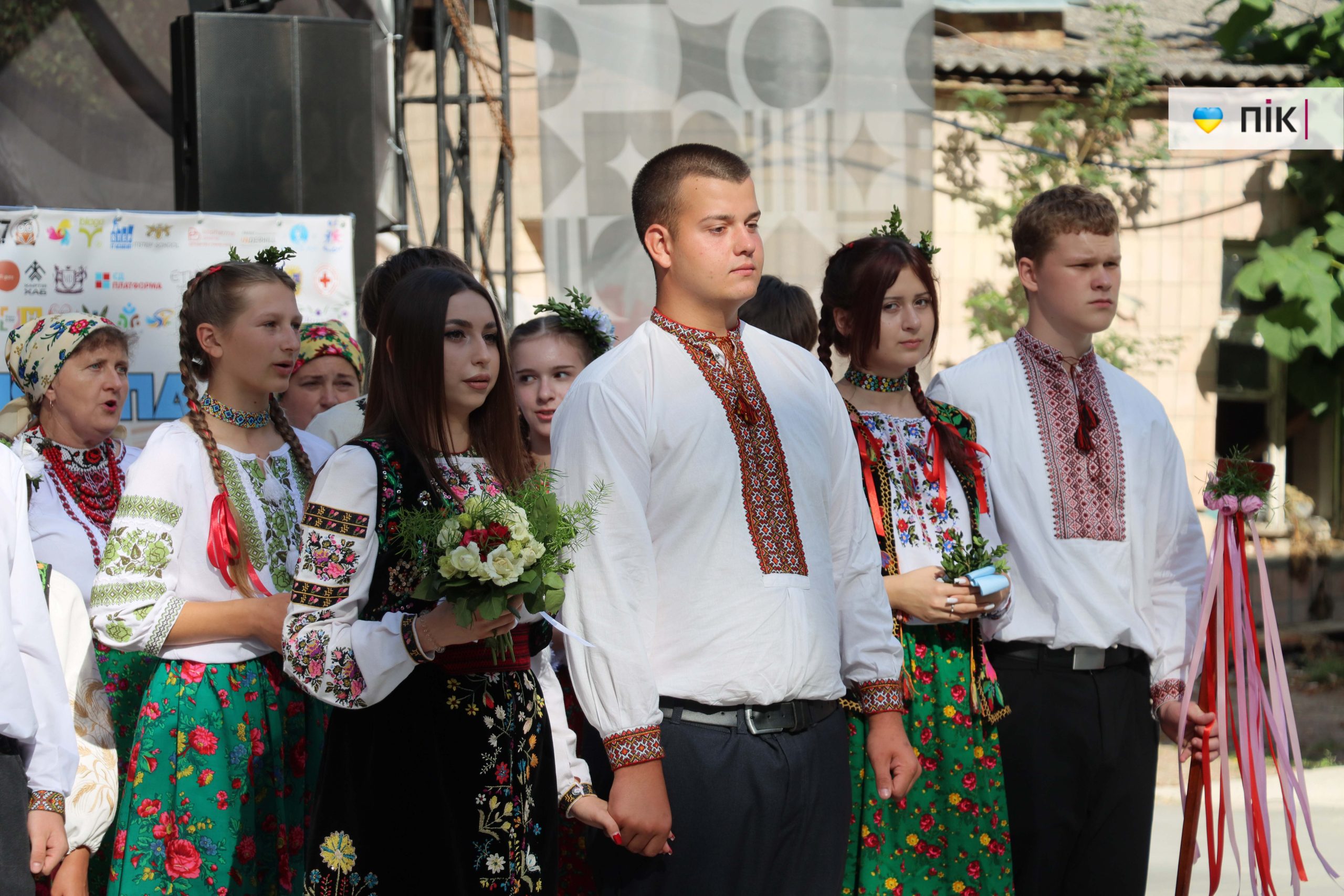 В Івано-Франківську відгуляли благодійне «Весілля у Палаці»: як це було (ФОТО) 40 IMG 8749 scaled