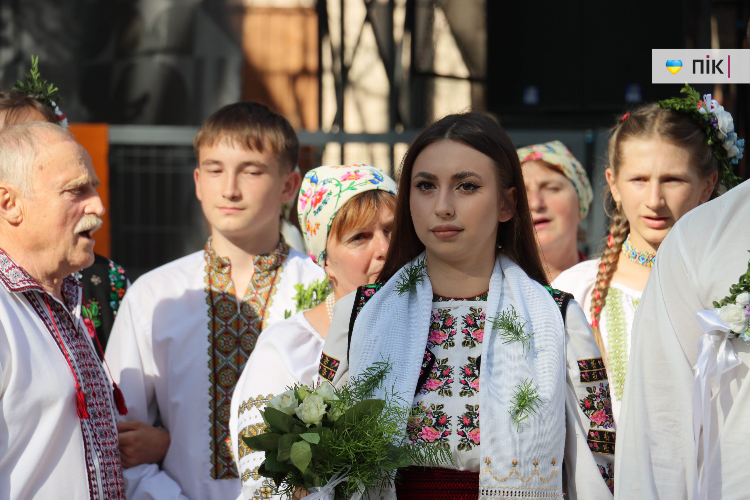 В Івано-Франківську відгуляли благодійне «Весілля у Палаці»: як це було (ФОТО) 45 IMG 8785 scaled