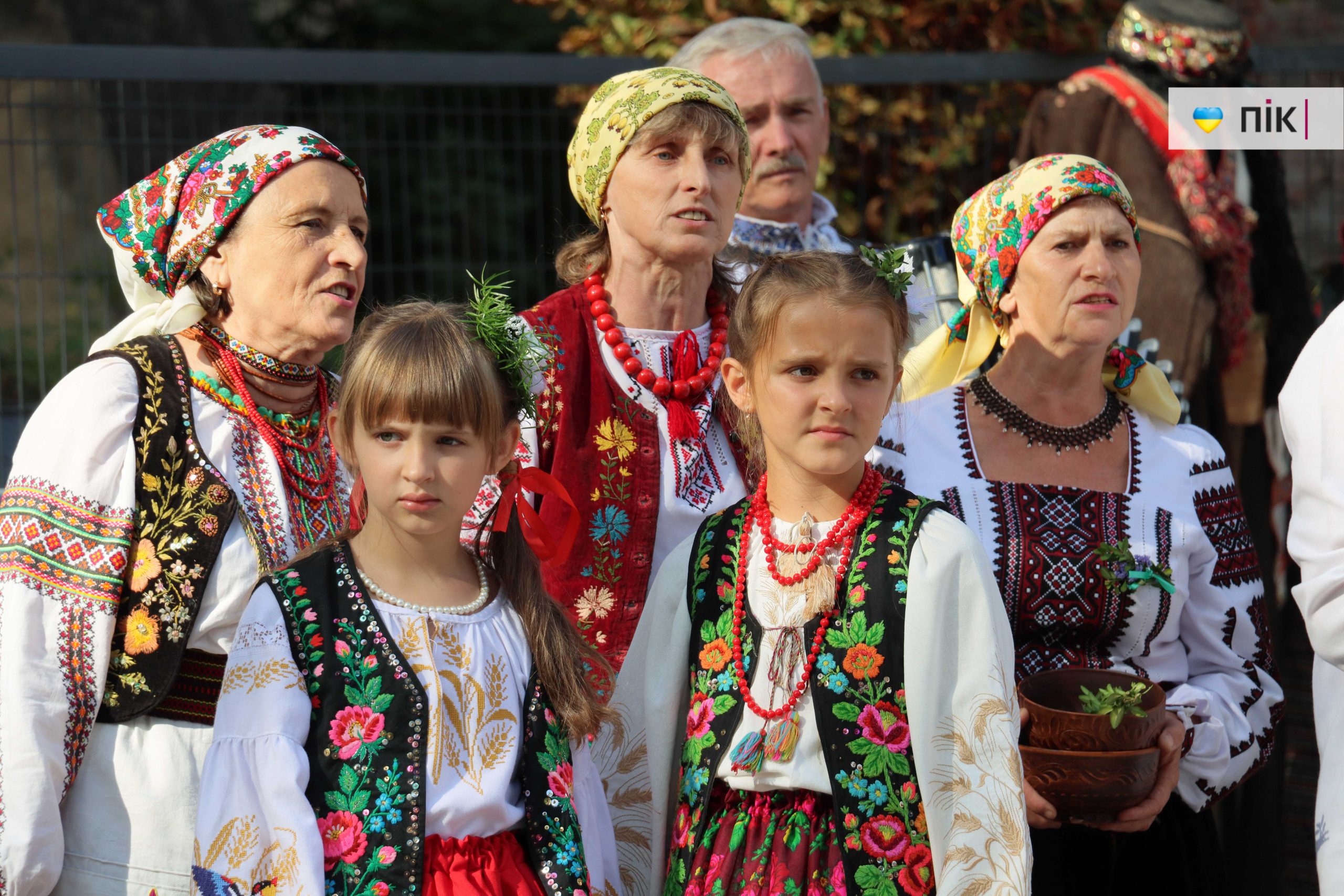 В Івано-Франківську відгуляли благодійне «Весілля у Палаці»: як це було (ФОТО) 49 IMG 8810 scaled