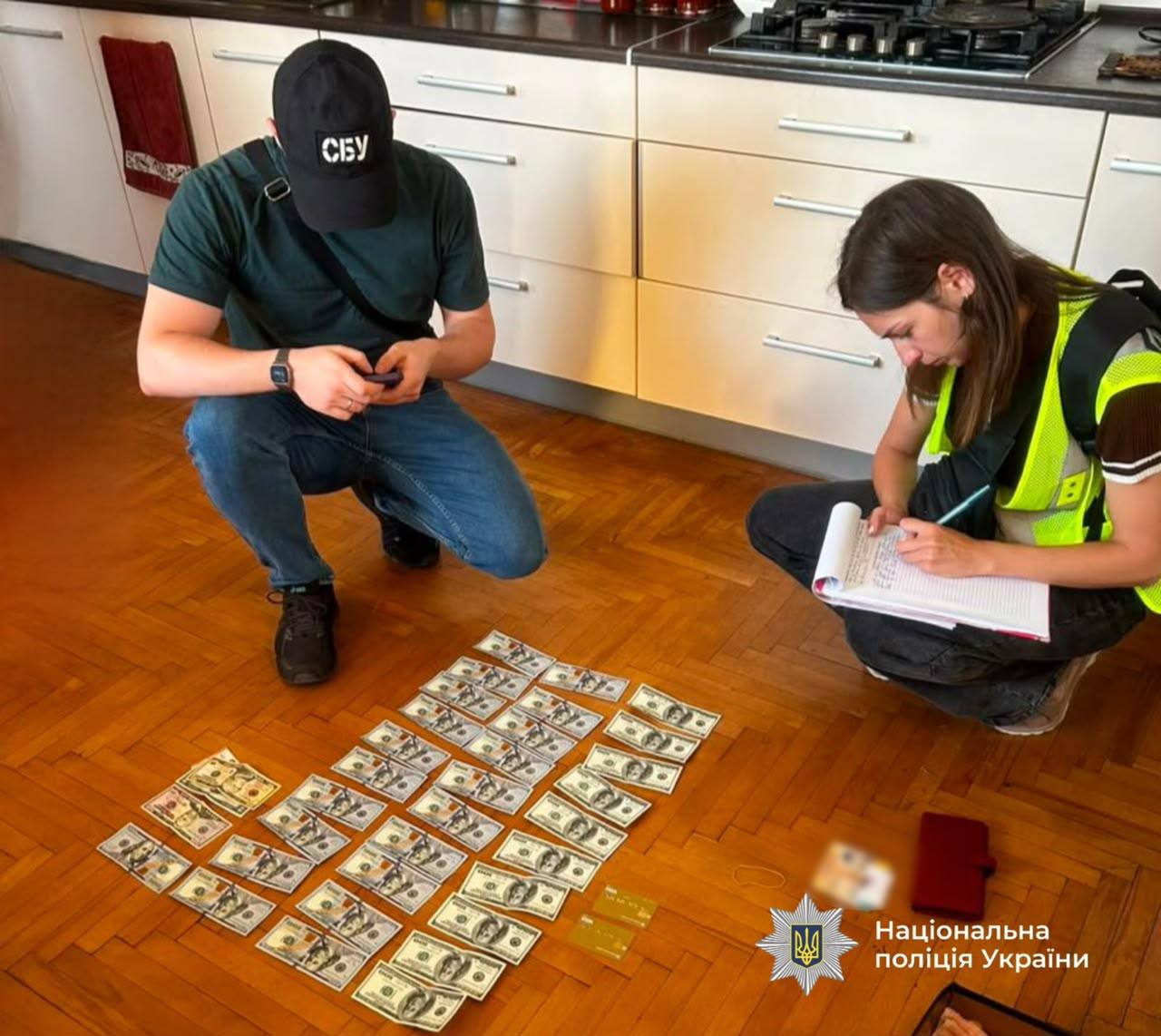 У Франківську лікарка вимагала 5 000 доларів у військовослужбовця: їй повідомили про підозру 2 photo 2026 08 10 17 02 10