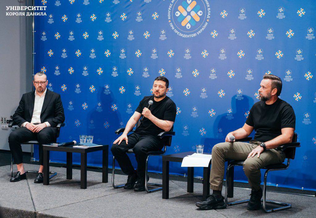 Зеленський приїхав до Івано-Франківська з неанонсованим візитом (ФОТО, ВІДЕО) 2 photo 2026 08 13 13 48 13 2