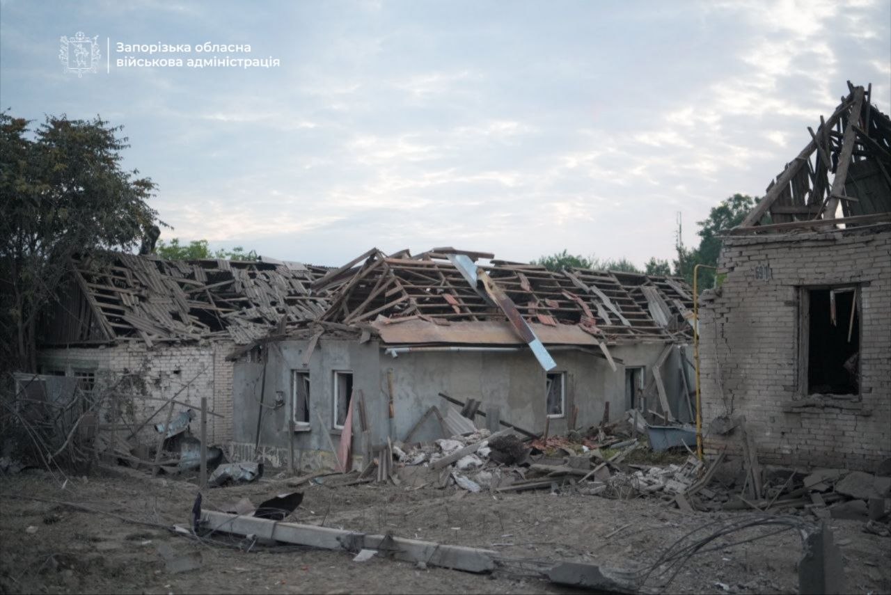 Внаслідок російської атаки по Запоріжжю загинула людина, ще шестеро - поранені (ФОТО) 3 photo 2026 08 19 06 07 50
