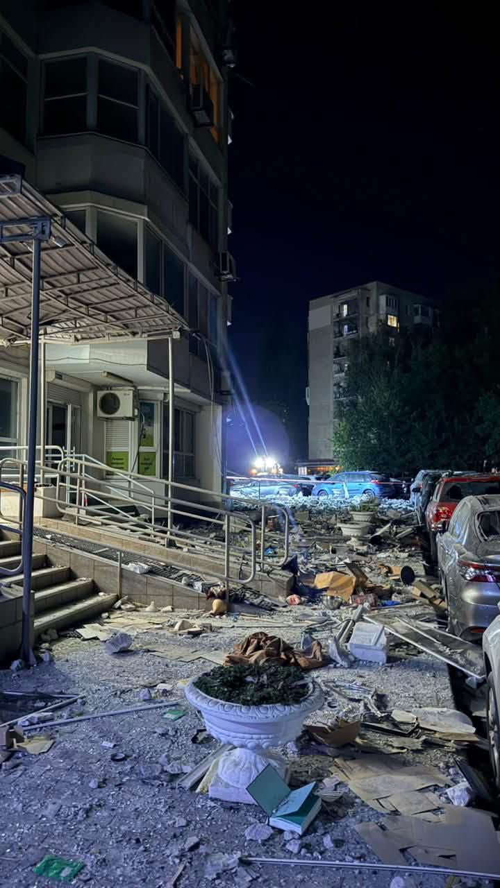 В Одесі росіяни атакували 24-поверховий будинок: вісім людей постраждали (ФОТО) 3 790059833 1068932622782767 2262265077301775890 n