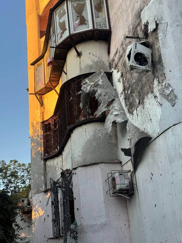 Вранці росіяни атакували Одесу: є загиблий та постраждалі (ФОТО)