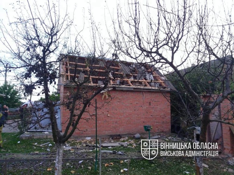 На Вінниччині внаслідок російської атаки постраждали двоє людей (ФОТО) 1 На Вінниччині внаслідок російської атаки постраждали двоє людей (ФОТО)