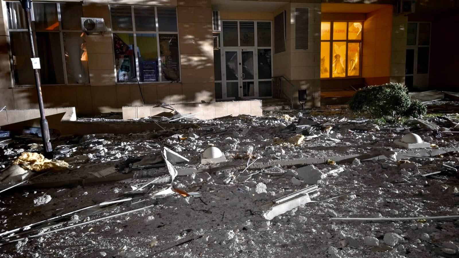 Нічна атака на Одесу: пошкоджена багатоповерхівка, 17 постраждалих (ФОТО) 2 792863893 1069997172676312 9163260518703269598 n