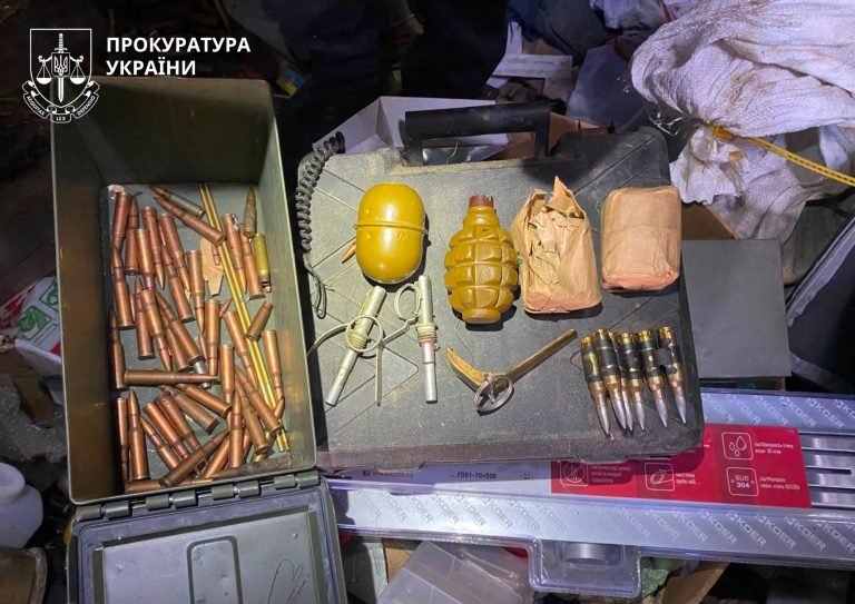 На Верховинщині жінка кілька років зберігала на горищі арсенал боєприпасів (ФОТО) 10 793212485 1952780022054492 93531802264554337 n