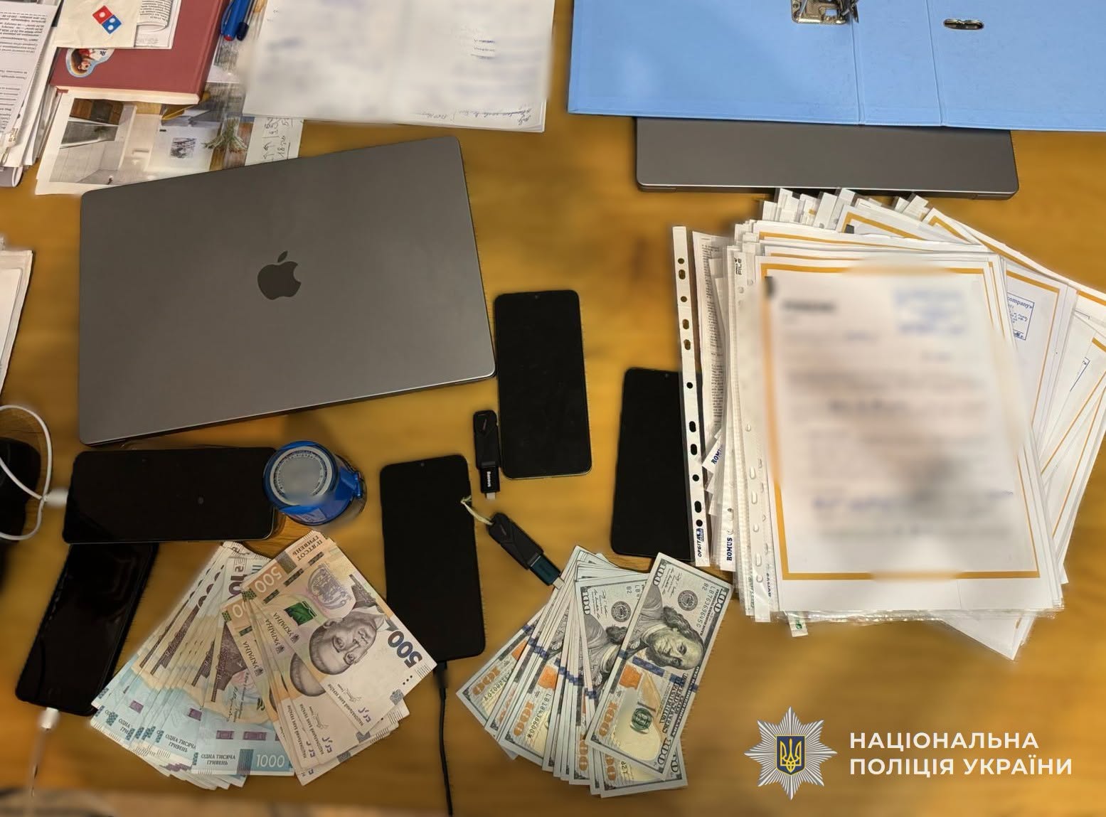 У Львові викрили рієлторів, які ошукали клієнтів на десятки тисяч доларів (ФОТО) 2 799280034 28814827001434516 7813142724652956792 n