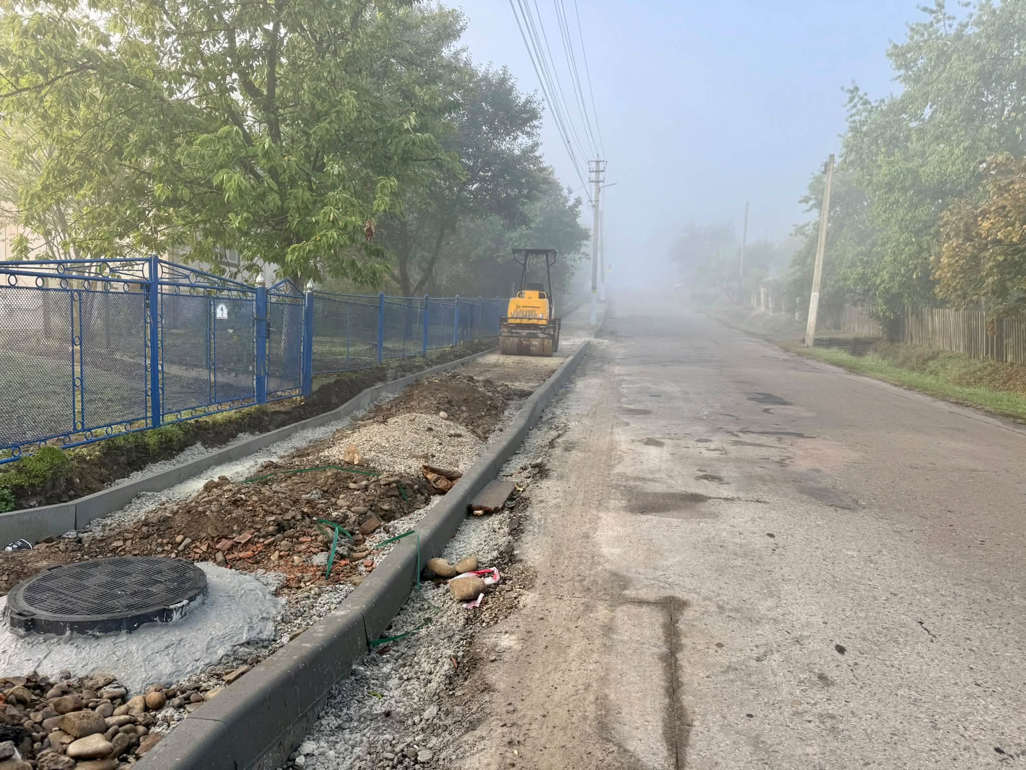 У Калуші облаштовують тротуар на Височанці та брукують третій сектор Алеї Слави 2 807830497 1125662023318630 7125335503813029218 n