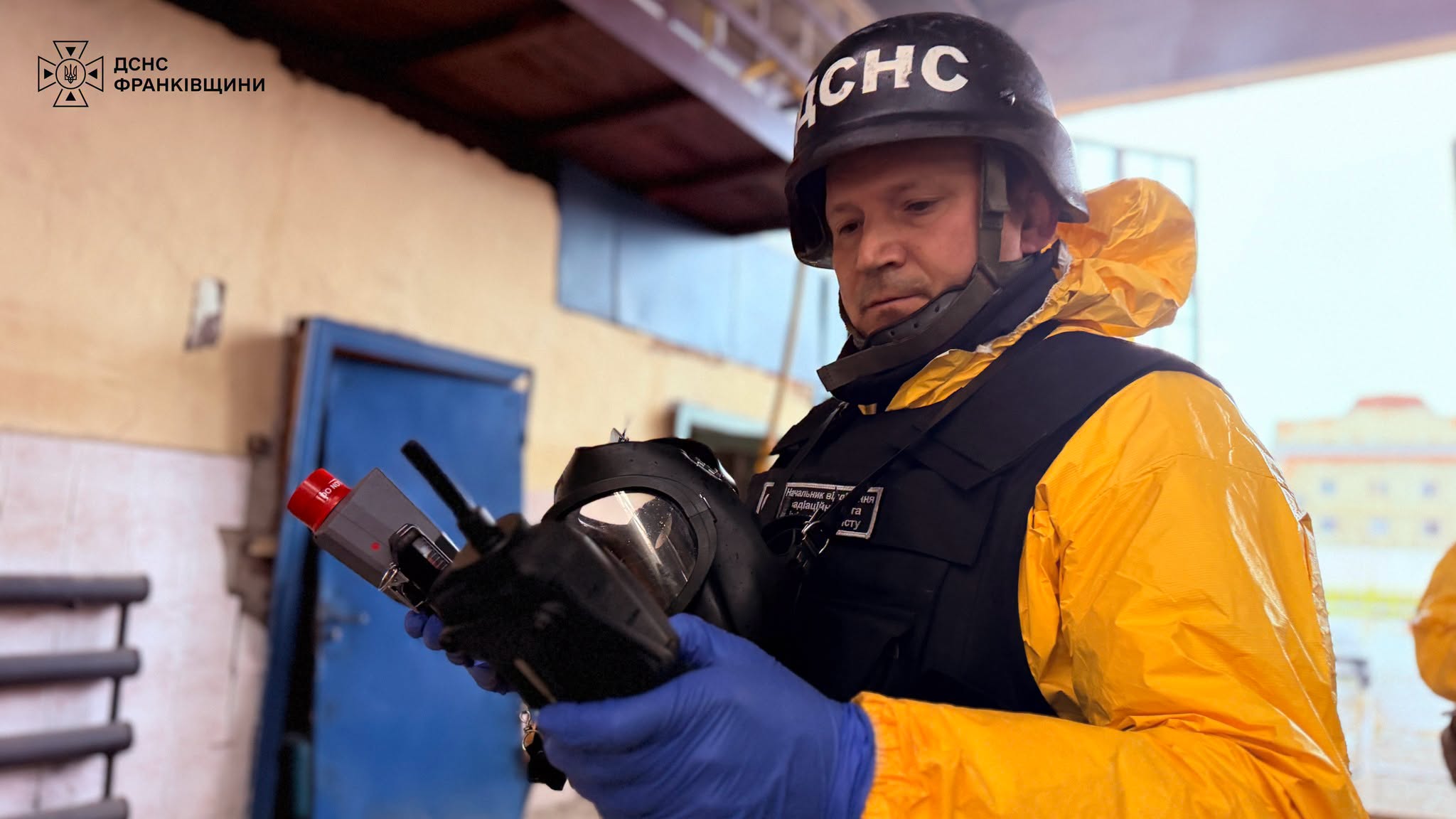Рятувальники гасили пожежу після атаки російських БпЛА в Івано-Франківську (ФОТО) 5 807938386 1098215606008358 7959240946119902464 n