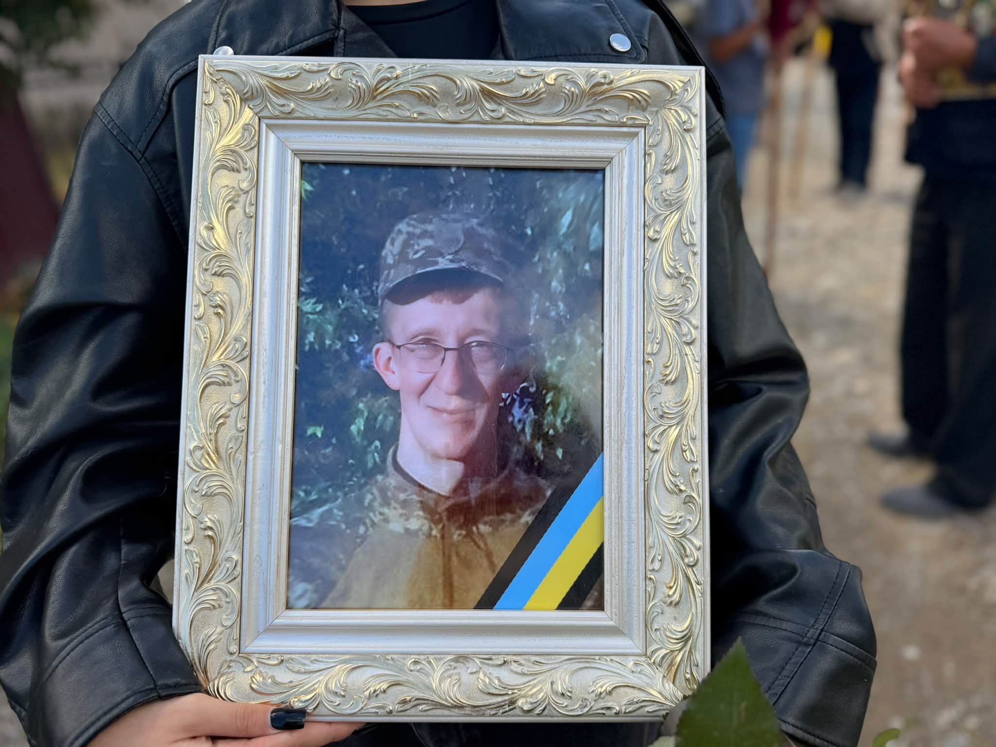 Надвірнянська громада попрощалася із захисником Василем Вірстюком 4 813407368 1564751312144059 3999016624568140045 n