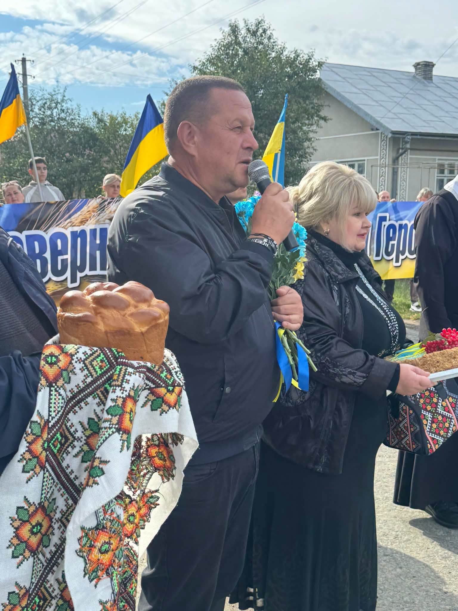 На Надвірнянщині зустріли захисника Михайла Нагорняка, якого звільнили з російського полону (ФОТО) 3 825267617 2854000718309842 3323201986087479841 n
