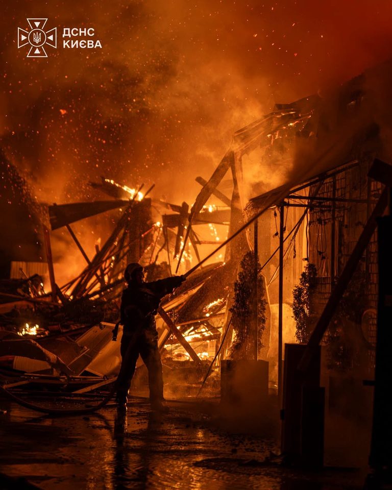 У Києві через атаку російських дронів загинув чоловік: горіли СТО та нежитлова будівля 12 825329552 1832096821479116 8214954740722161861 n